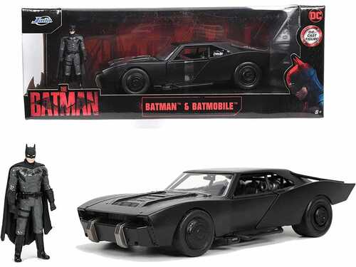 253215010 BATMAN BATMOBILE 1:24 + PERS.