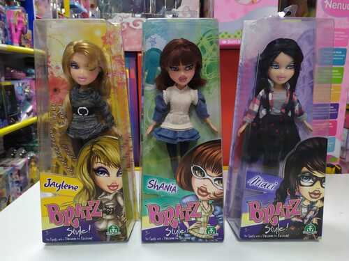 * NCR01997 BAMBOLA BRATZ STYLE SINGOLA AST.