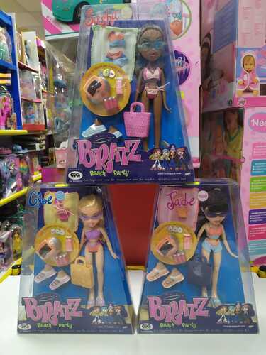 * NCR262732 BAMBOLA BRATZ BEACH PARTY SINGOLA AST.