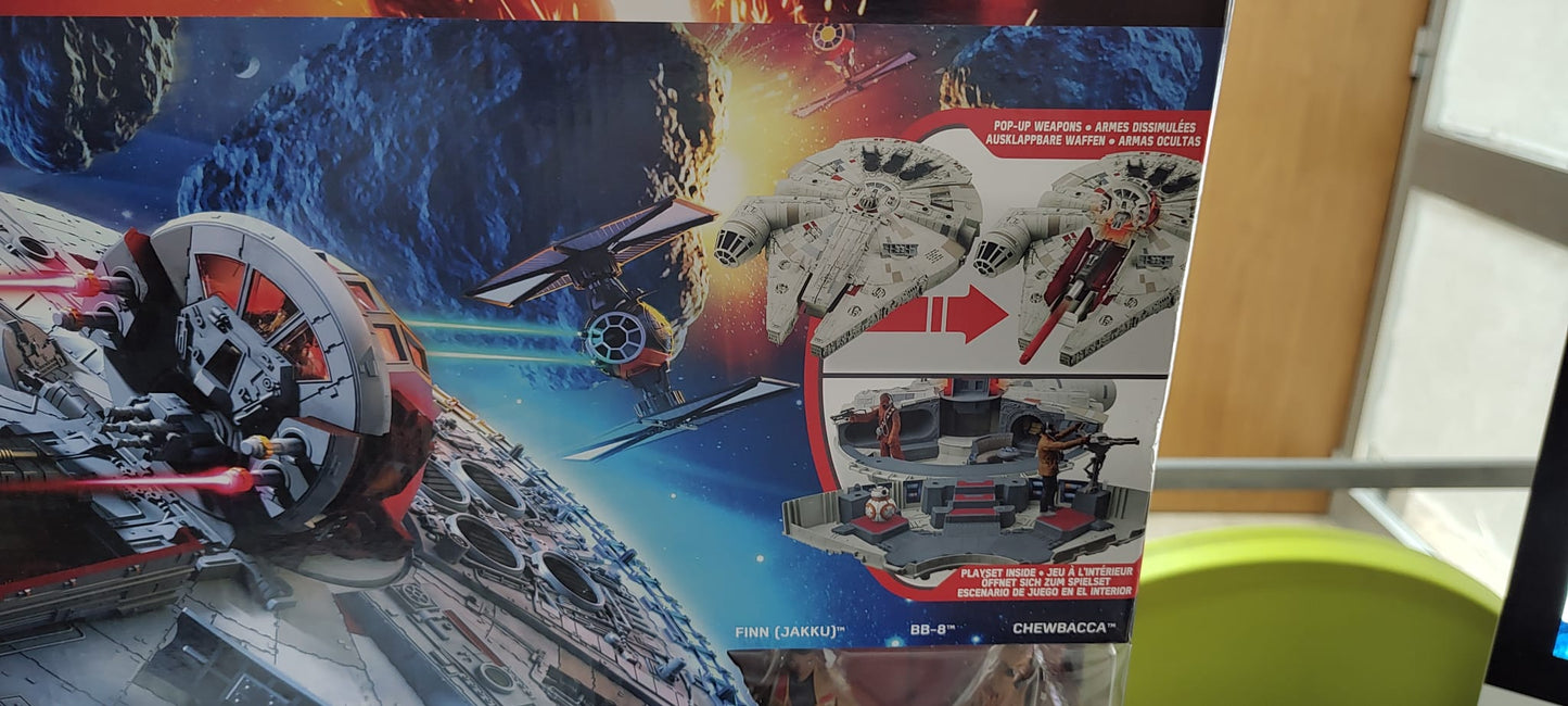 Vintage Old style Retro games 2015 Star Wars Millennium Falcon Battle action B3678